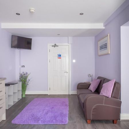Tenby Town Centre Romantic Retreat Apartment For 2 Exterior photo
