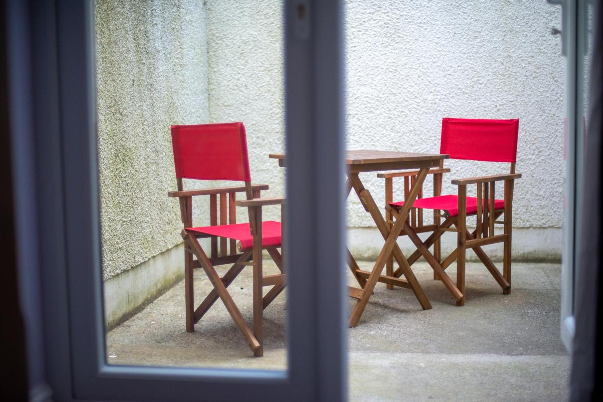Tenby Town Centre Romantic Retreat Apartment For 2 Exterior photo