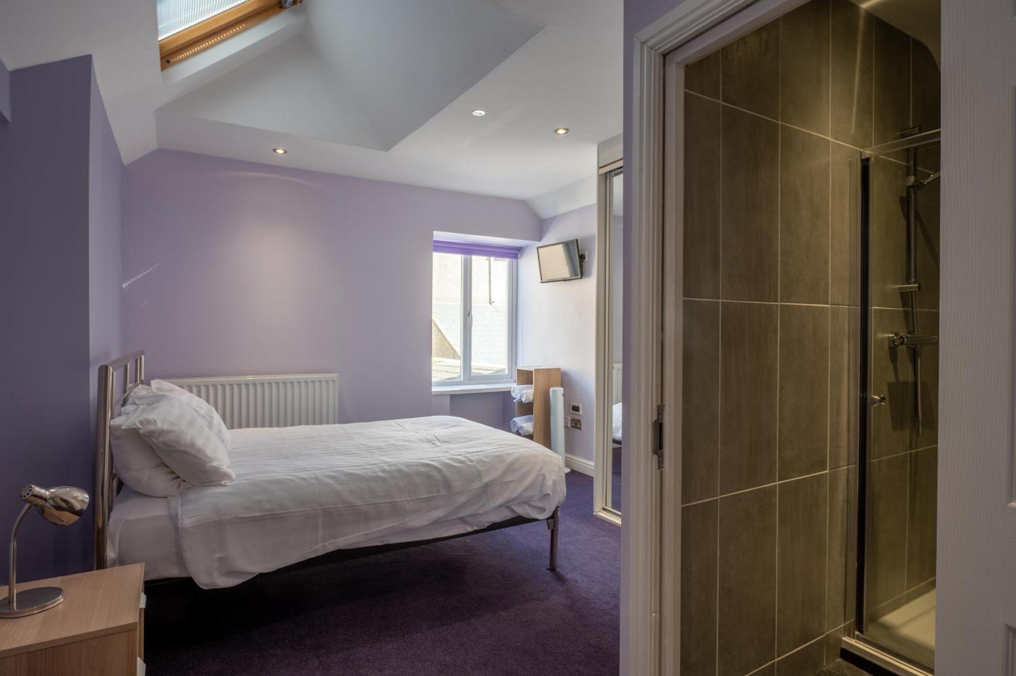 Tenby Town Centre Romantic Retreat Apartment For 2 Exterior photo